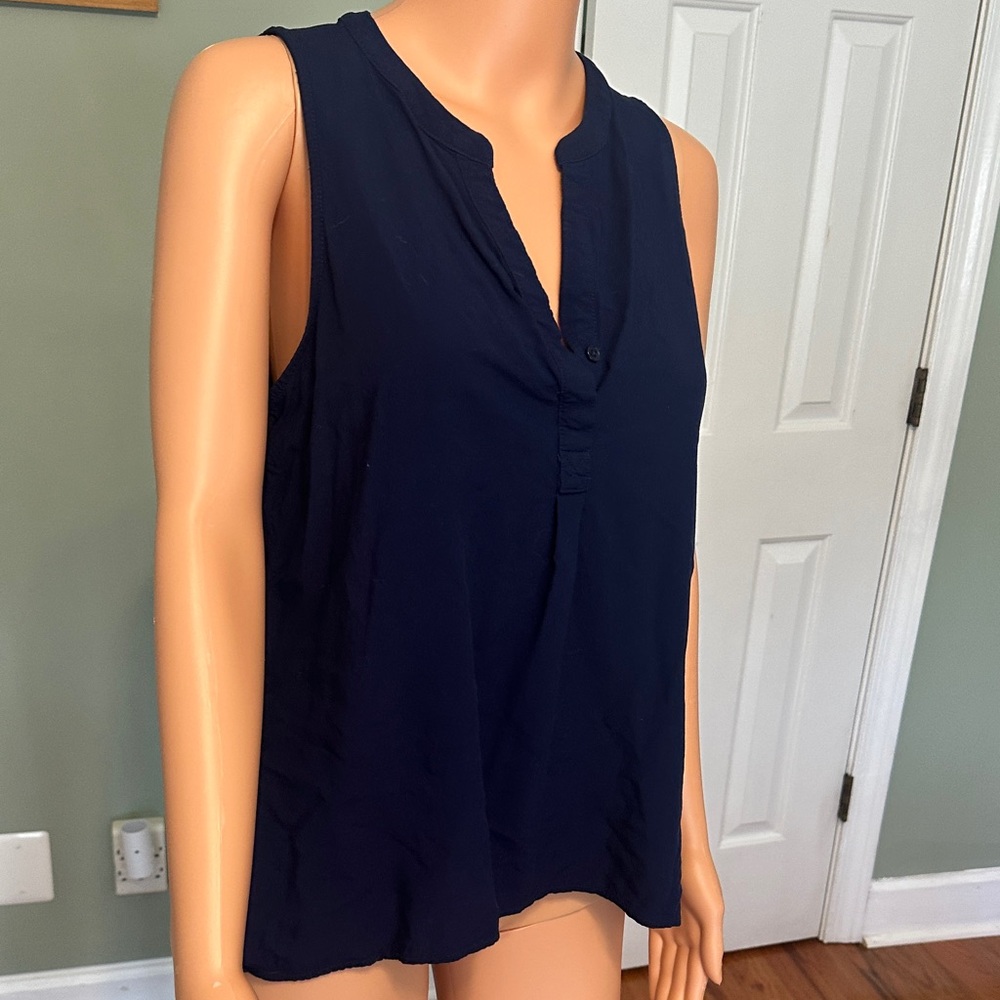 Crown & Ivy Navy Sleeveless Henley-Style Camisole